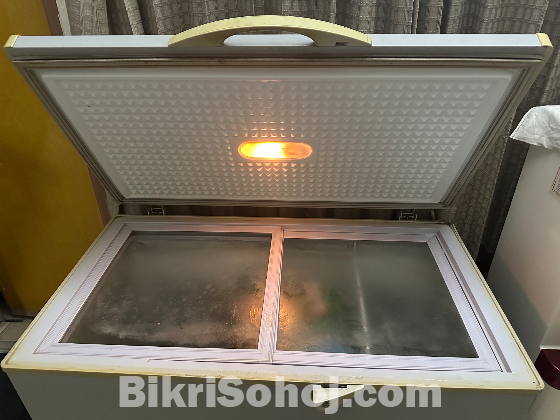 Singer Deep Freezer 205 Litre